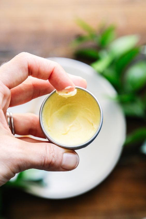 Natural Solutions for Chapped Lips: DIY Beeswax and Coconut Oil Lip Balms